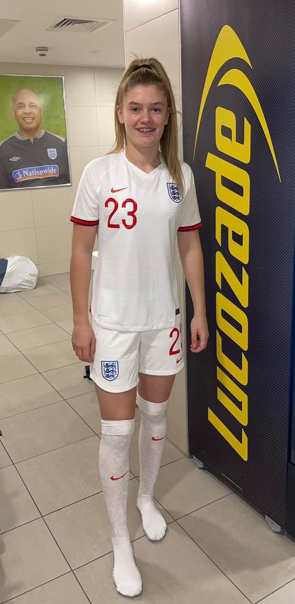 thorntonfc's tweet image. We at TCFC send our best wishes &amp;amp; speedy recovery to ex TCFC junior Beth Strutton,  @VanessaStrutto1 who broke her leg playing for Man City in the FA Yourh cup final on Saturday, speedy recovery Beth &amp;amp; get back doing what your best at soon. ❤️👏🔴⚽️#TCFC