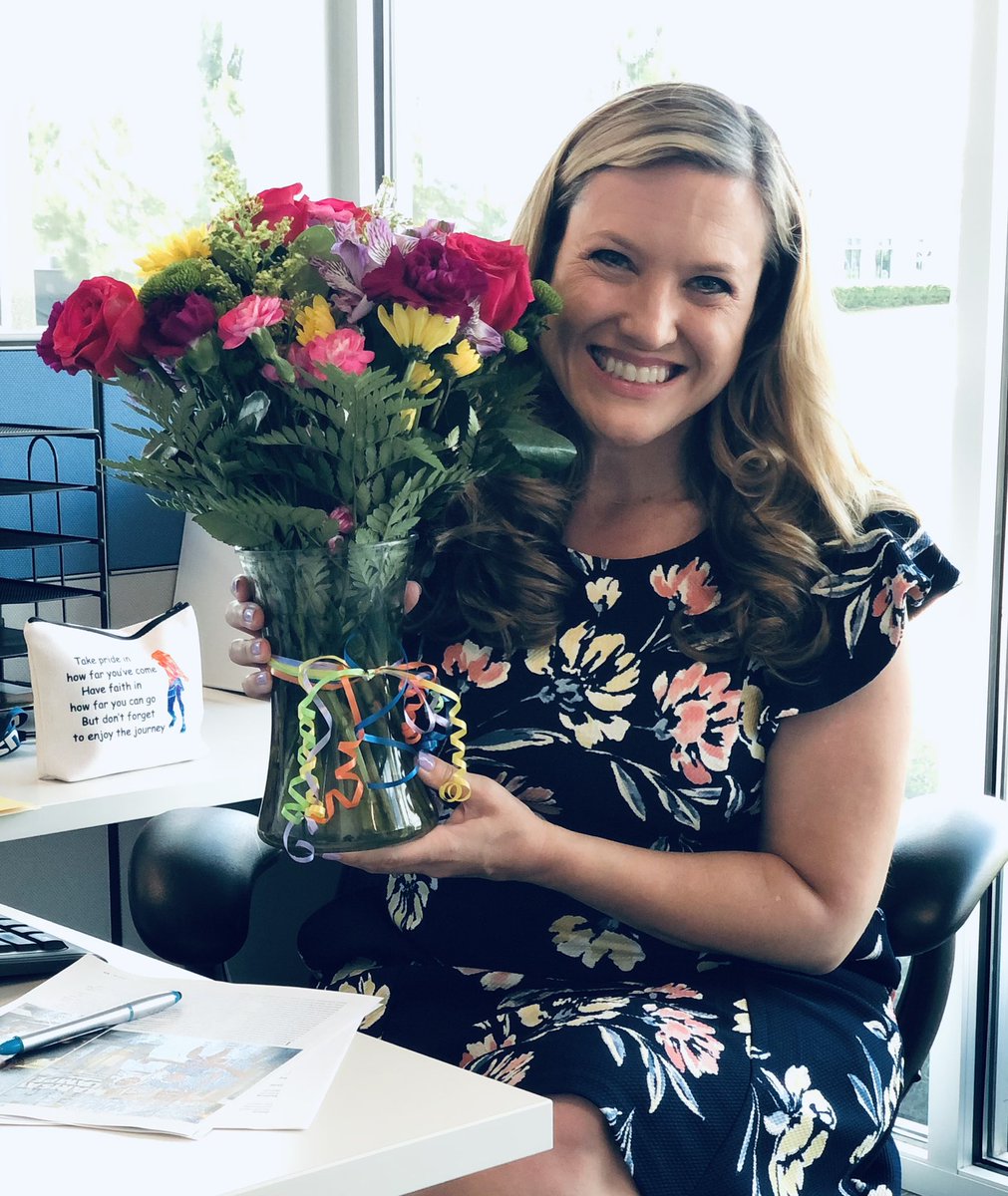 MarisaSilvasTV's tweet photo. ✅ Survived Day 1 😊 
🎾 So proud to announce I’m the new Director of Marketing &amp; Communications @USPTA_Tennis ! 
I had a wonderful welcome from my team, coworkers &amp; gorgeous flowers from my husby 💐 Thrilled for this opportunity. As my husband said, it’s the perfect match! 🎾 https://t.co/ufc8U8JegL