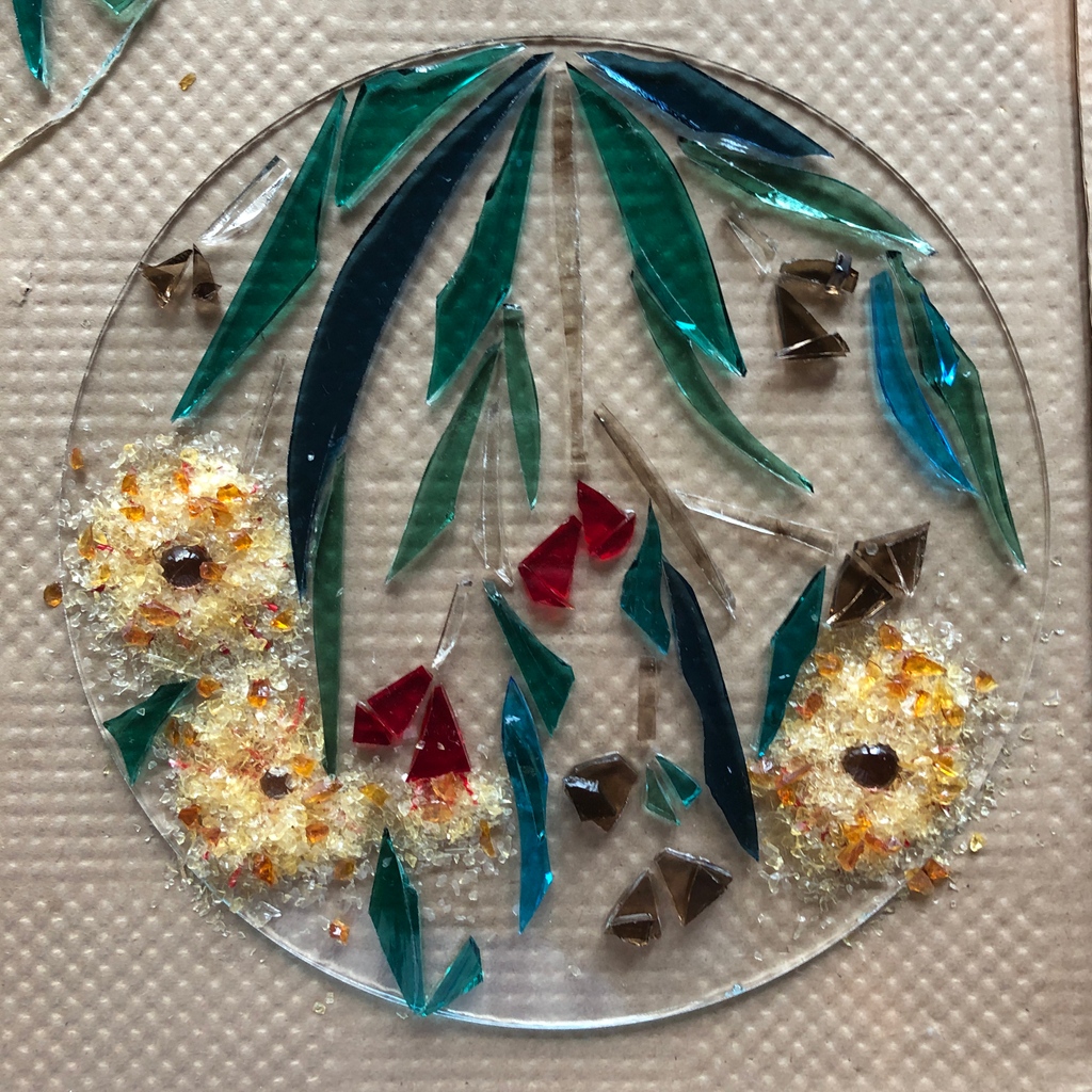 a_fiery_heart's tweet photo. A gum nut suncatcher in the making. I'll bring this one as well as the Golden Wattle and Protea versions to the handmade canberra market next weekend.
#handmadeonlinecbr #handmademarket #aussiebusiness #handmade #handmadecanberra #handmademarketCBR #handmadeCBR https://t.co/LrttSgZG5c