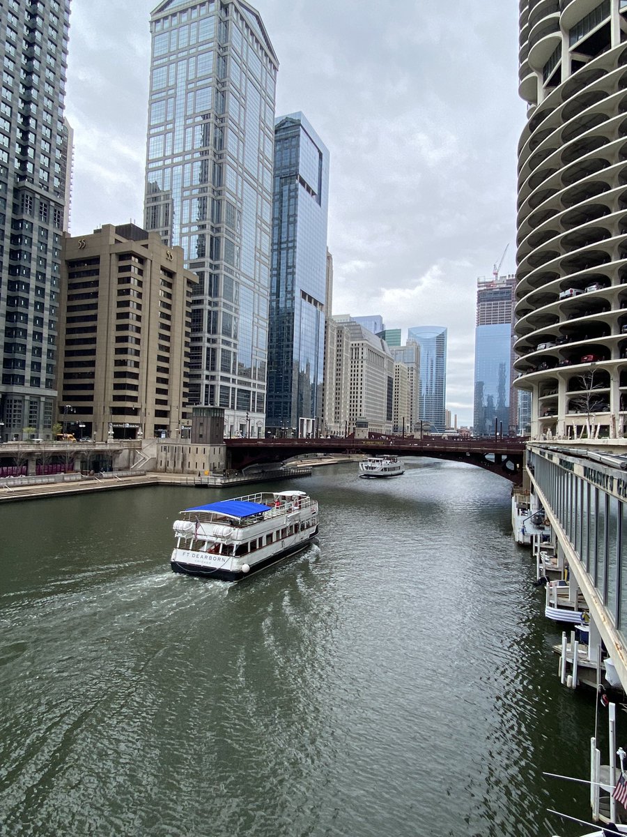 Frederique_NYC's tweet photo. Chess weekend: Chicago for All-Girls Chess National Championships. Nice tournament! @USChess #girlschess @Kasparov_Chess  #windycity https://t.co/OVfQNi4M3i