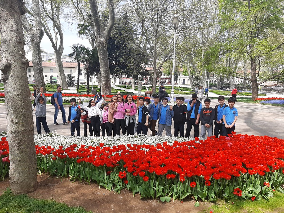 SehitVedat's tweet photo. Öğrencilerimiz bugün İslam Bilim ve Teknoloji tarihi müzesini ziyaret ettiler. Gezimiz için @sultangazibeled 'ne teşekkür ederiz. 
@sultangazimem1 https://t.co/ZCvqUYrvS7