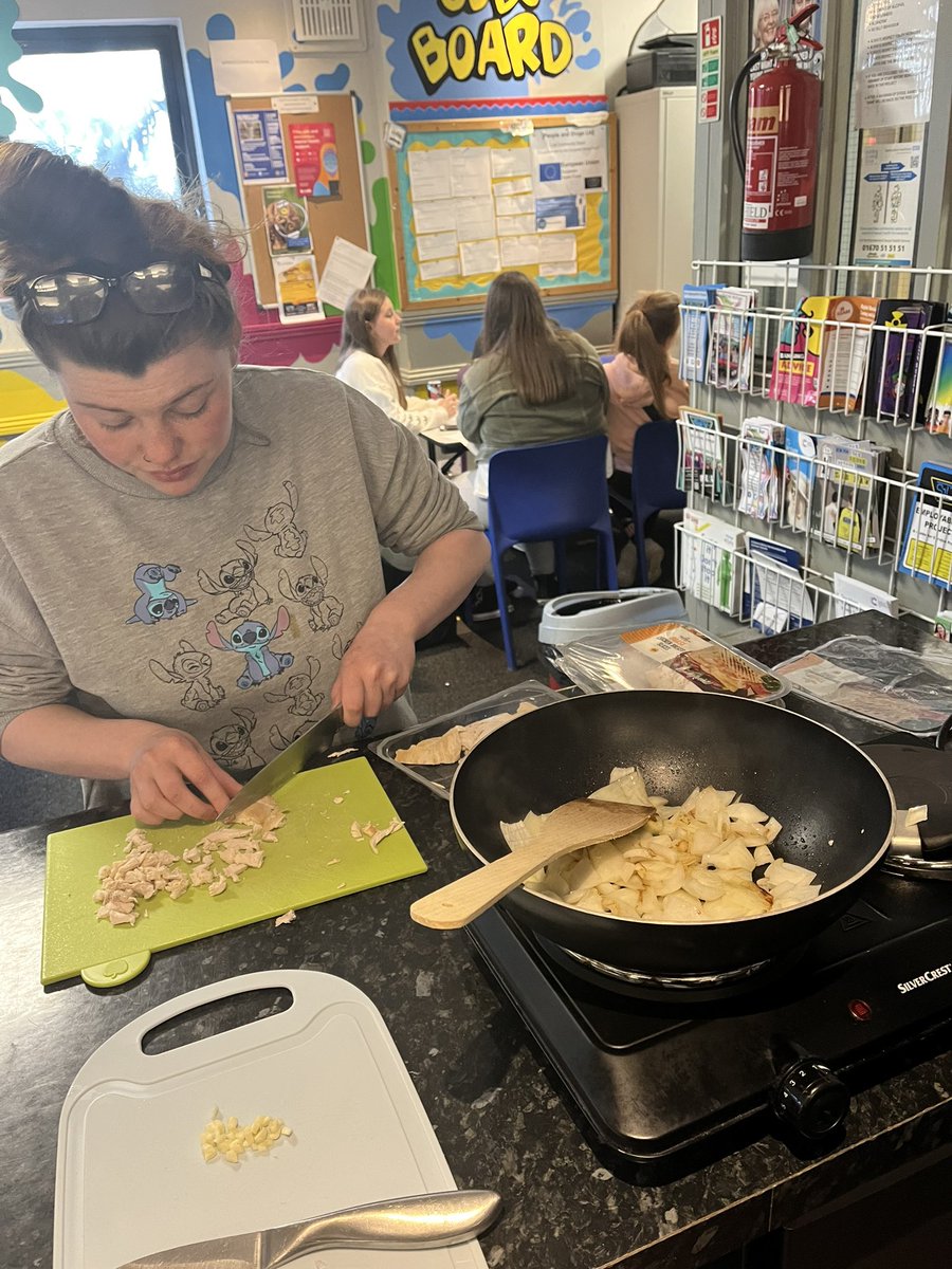 SilxTeen's tweet photo. Our cooking around the world project took us to Spain 🇪🇸 tonight and the young people made chicken and chorizo paella! #tryingnewfoods #cookingaroundtheworld https://t.co/mi0xPB3GFX