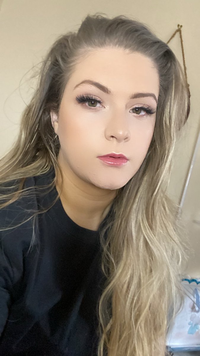 Happy Monday to everyone, especially <a href="/UCmademebuyit/">UNICORN COSMETICS</a>