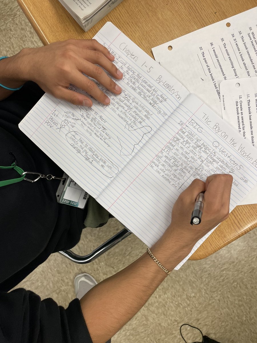 146reads1's tweet photo. This morning I was able to work with 2 of Mrs Matejcak’s 8-grade classrooms and walk them through how to -show what they know- about the memoirs they are reading utilizing Thought Notes! Needless to say my ❤️ was full when I left @GompersD86 #thoughtnotes #lovemyjob https://t.co/hmXYUHMplw