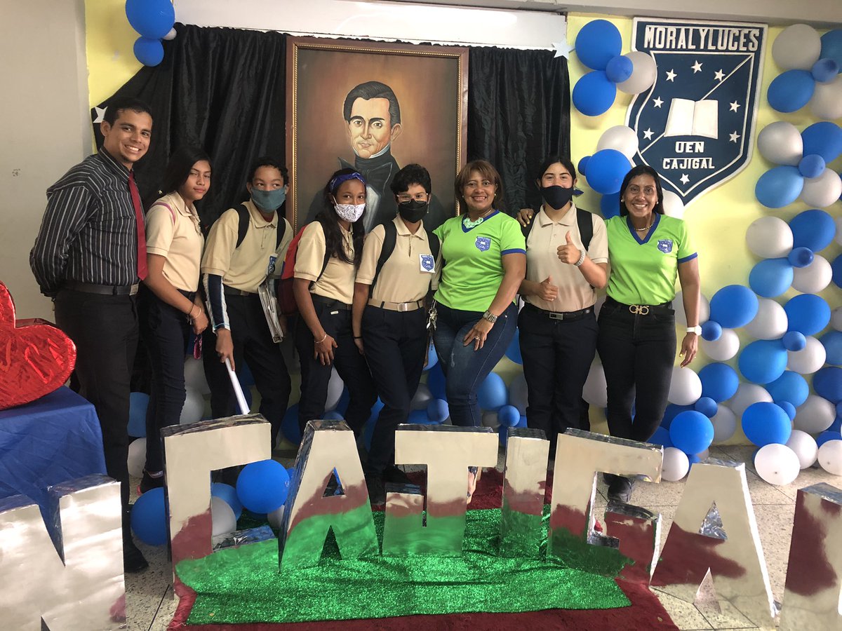 Merceangelac's tweet photo. 180 Año del Liceo Cajigal https://t.co/fZ8i5qZGO1