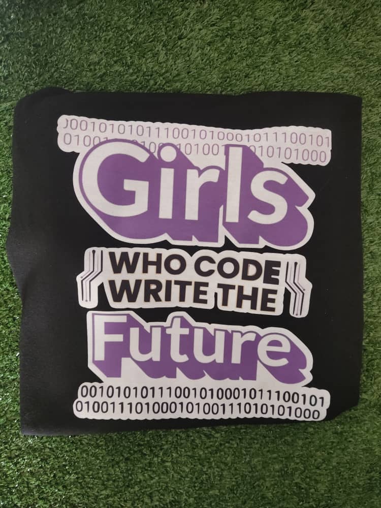 Disponible en $16 por encargo chicas! 😍💜

Puedes pagar con:
- Efectivo
- Pagomovil
- Binance Pay
- Reserve
- Pipolpay