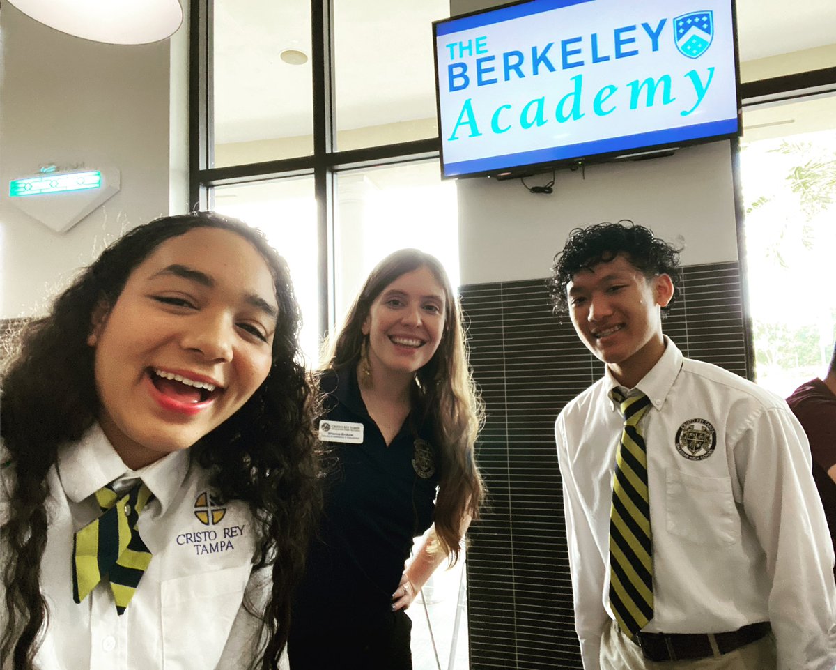 cristoreytampa's tweet photo. ๐๐ป ๐๐ต๐ฒ ๐ฐ๐ผ๐บ๐บ๐๐ป๐ถ๐๐: Cristo Rey Tampa Panthers visited @BerkeleyPrep to discuss high school options with #BerkeleyAcademy parents. Thank you for the great conversation. Become a Panther today! #cristoreytampa #communitypartners https://t.co/DV588wNg39