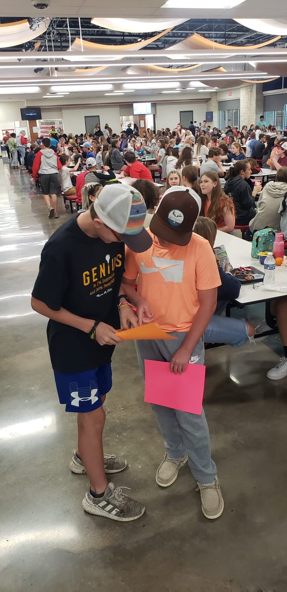 VossMiddle's tweet photo. It’s Kindness Week! Students have a variety of tasks each day and a kindness bingo card to help spread kindness &amp; joy. Thank you Voss Counselors for leading the initiative! @BoerneISD https://t.co/a4QoDSIe3o
