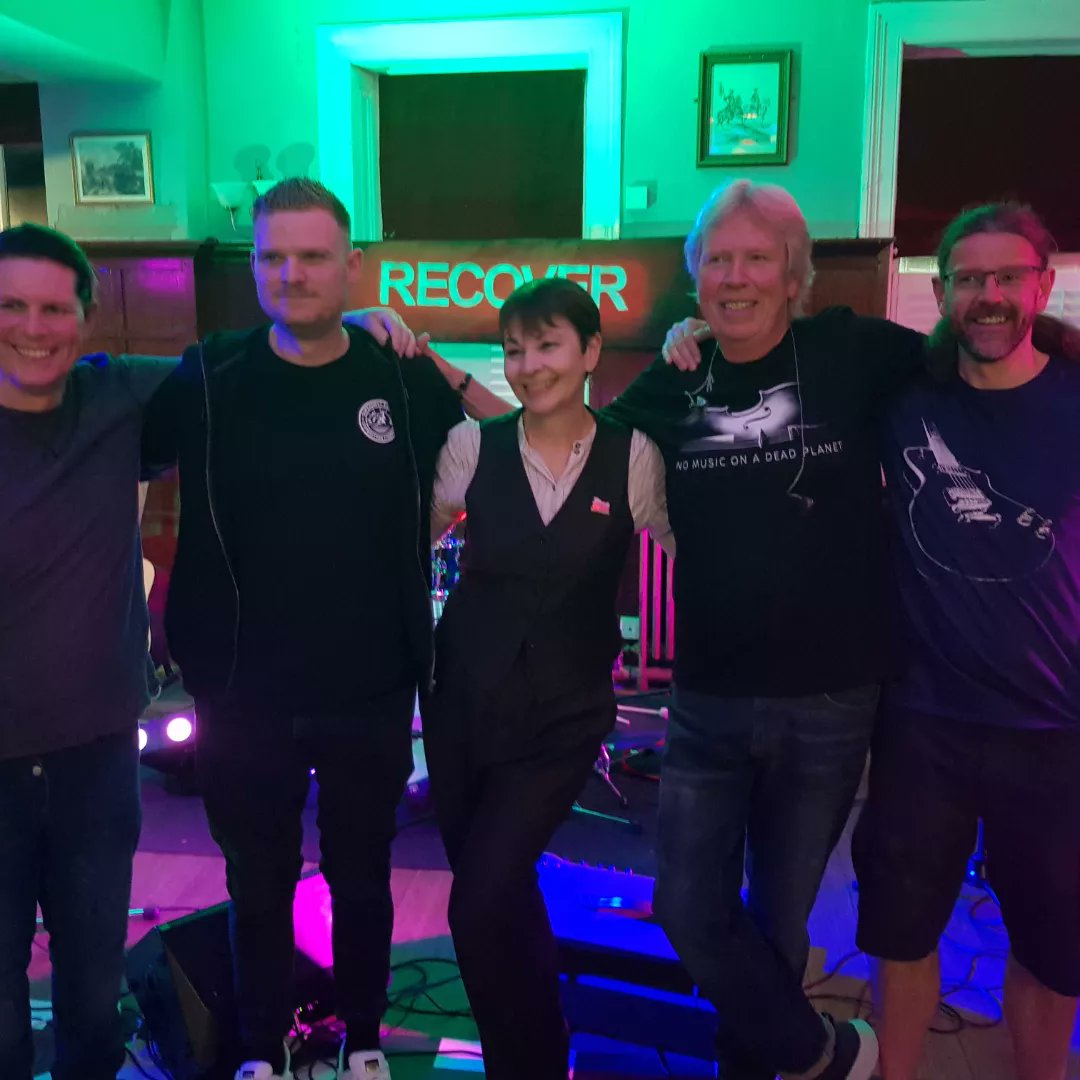 BandStockport's tweet photo. Great night at The Royal Hotel Hayfield to celebrate the Kinder Trespass. Lovely to have @CarolineLucas as a guest. Next stop @theacousticloungeuk for a sunday afternoon chilled out gig.
#coverband #indierock #partyband #royalhotelhayfield #acousticcover #kindertrespass https://t.co/54blRY26FM