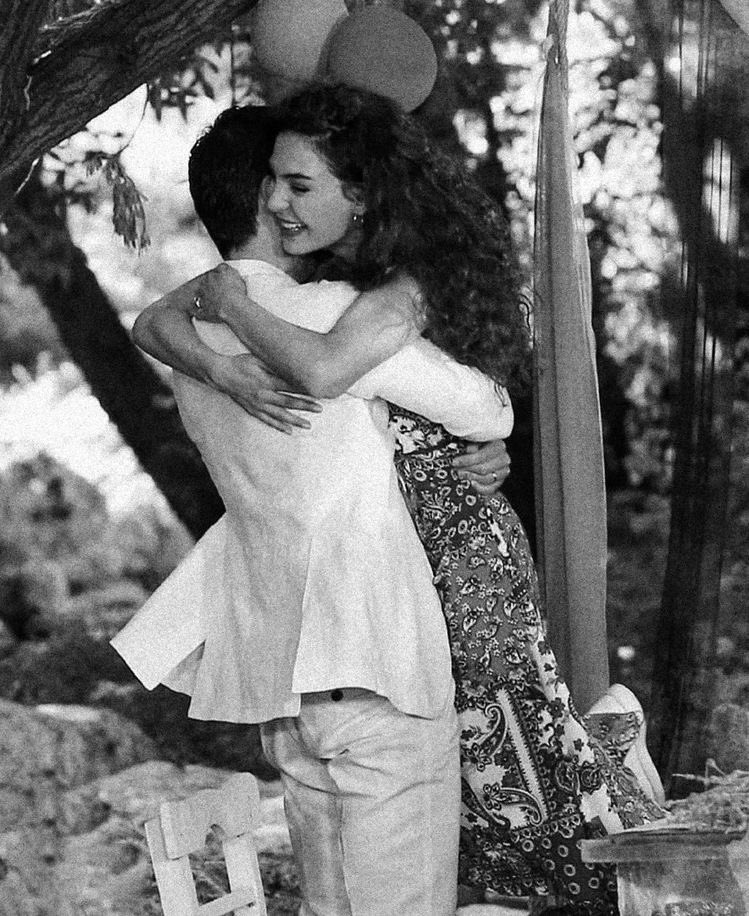 Böyle bir özlemek varmış inandım😢

ReyMirsiz BirYıl