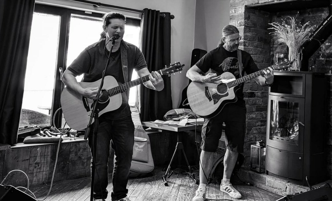 BandStockport's tweet photo. Great chilled gig at The Acoustic Lounge on Sunday afternoon. Thanks everyone that came down. 
Next is The Little Mill, Rowarth on Sunday 1st May. https://t.co/c49OLbO1CX
