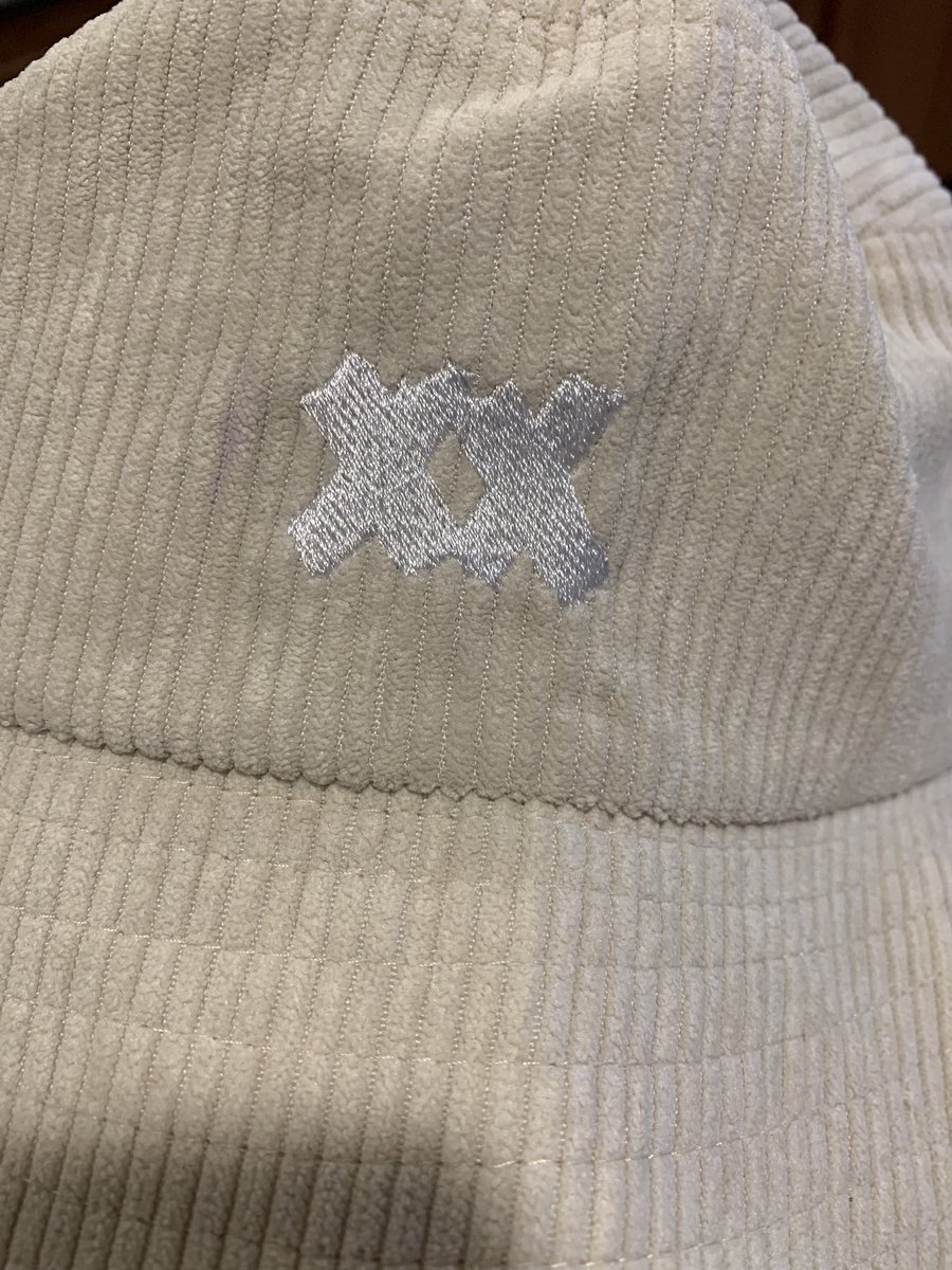 rosepinjc's tweet photo. i hate to be that bitch and complain cause i’m happy it finally came and to have Tixxo, but @jccaylen straight out the bag there’s stains and like a purple dye color on it🥺😭 https://t.co/uh1PqyEjdv