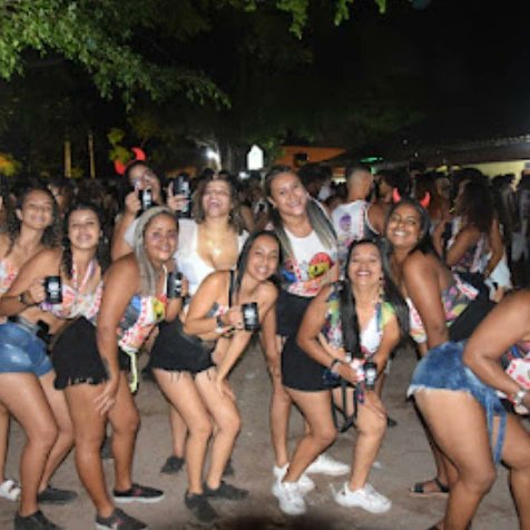 cair_e's tweet photo. Obrigado mais uma vez a todos foliões do Bloco Beber Cair e Le"O diabo não tem poder quando vc conhece o Deus vivo !!vantar ! 
Essa festa linda de abadás , é feita por todos vcs a 12 anos . 

Quero agradecer a Deus por está sempre em nossos planos , e a  toda diretória.Ate 2023. https://t.co/xbwR3cNjX7