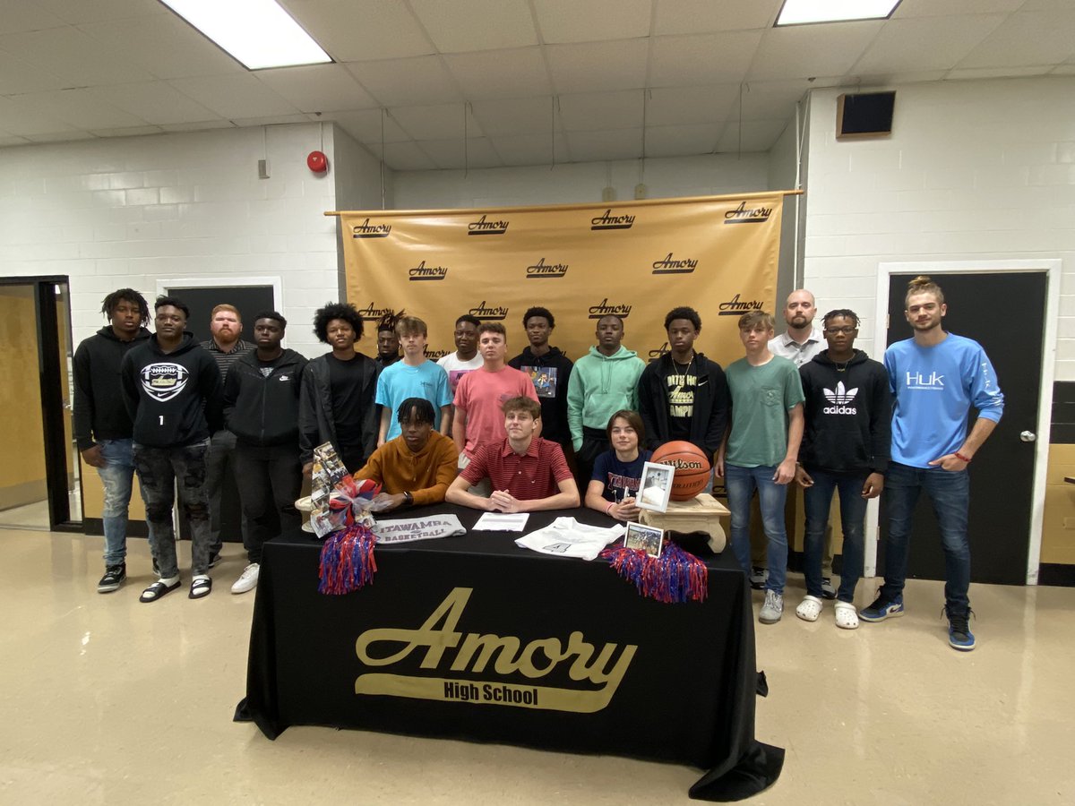 amoryhoops's tweet photo. Congratulations Gray! #PantherPride to #RollTribe https://t.co/eJvx11j0Ar