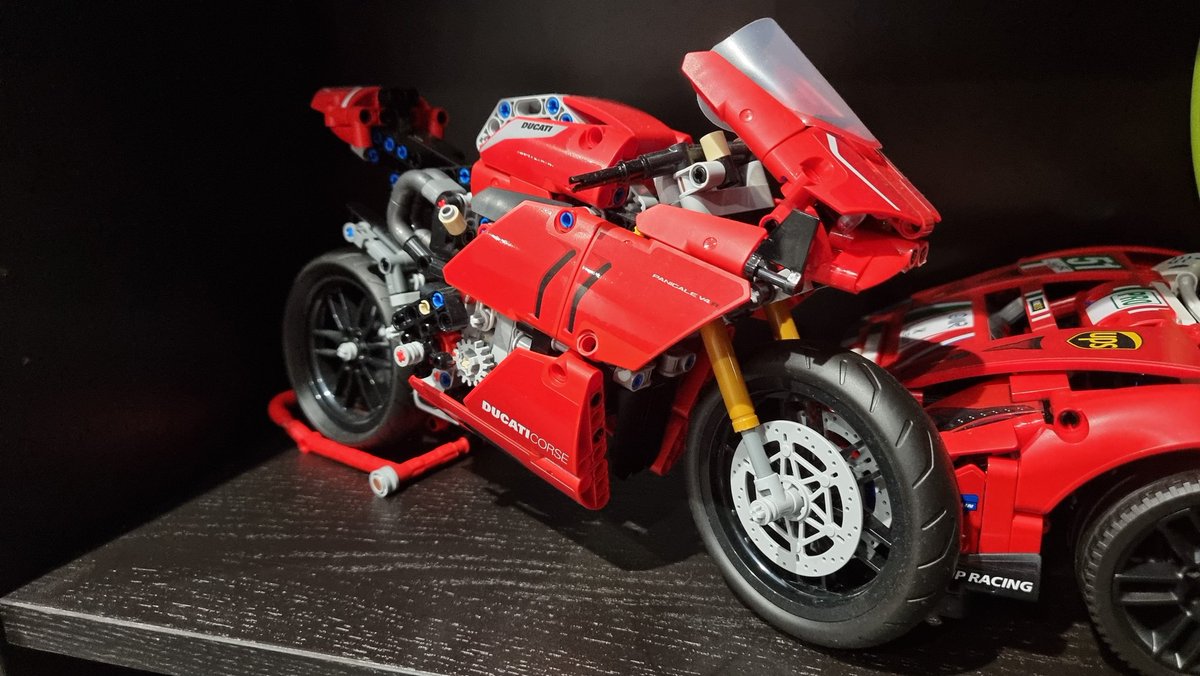 Ben Evans tweet media