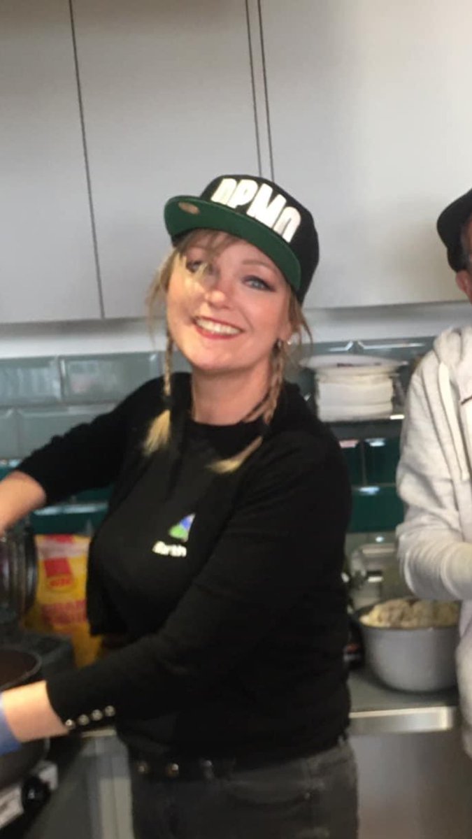CarolynDismiss's tweet photo. Repping the DPMO at work 😂😍#funtcase #earthlingfood https://t.co/oFVeS76IVh
