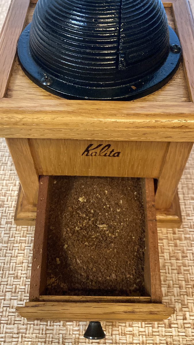 UkuleleJs's tweet photo. おはようございます☁️
気温18℃ひんやりした朝ですね🌿
☕️🎶〜🌺🌈
#HAPA💙
#KuuLei Awapuhi
ジンジャーの白い花と香り🤍💞大好きなhula song💓🤙
#カサンガリリ🇰🇪浅煎り
#50coffee&roastery
#白いかわいい花🌸
#ライラック🐝
曇り空も落ち着いていいですね☁️🍀
佳き日になりますように🎶☕️🌺🤗 https://t.co/oFHNnoCOsm