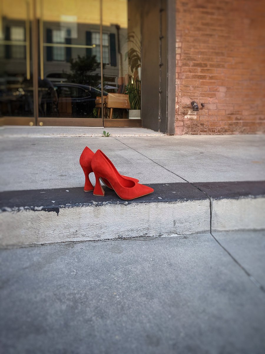 GeecheSuede's tweet photo. "These heels were made for walkin'..."
#sonyalphaiv #streetphotography #DigitalPhotography https://t.co/7IdCwd5HmP
