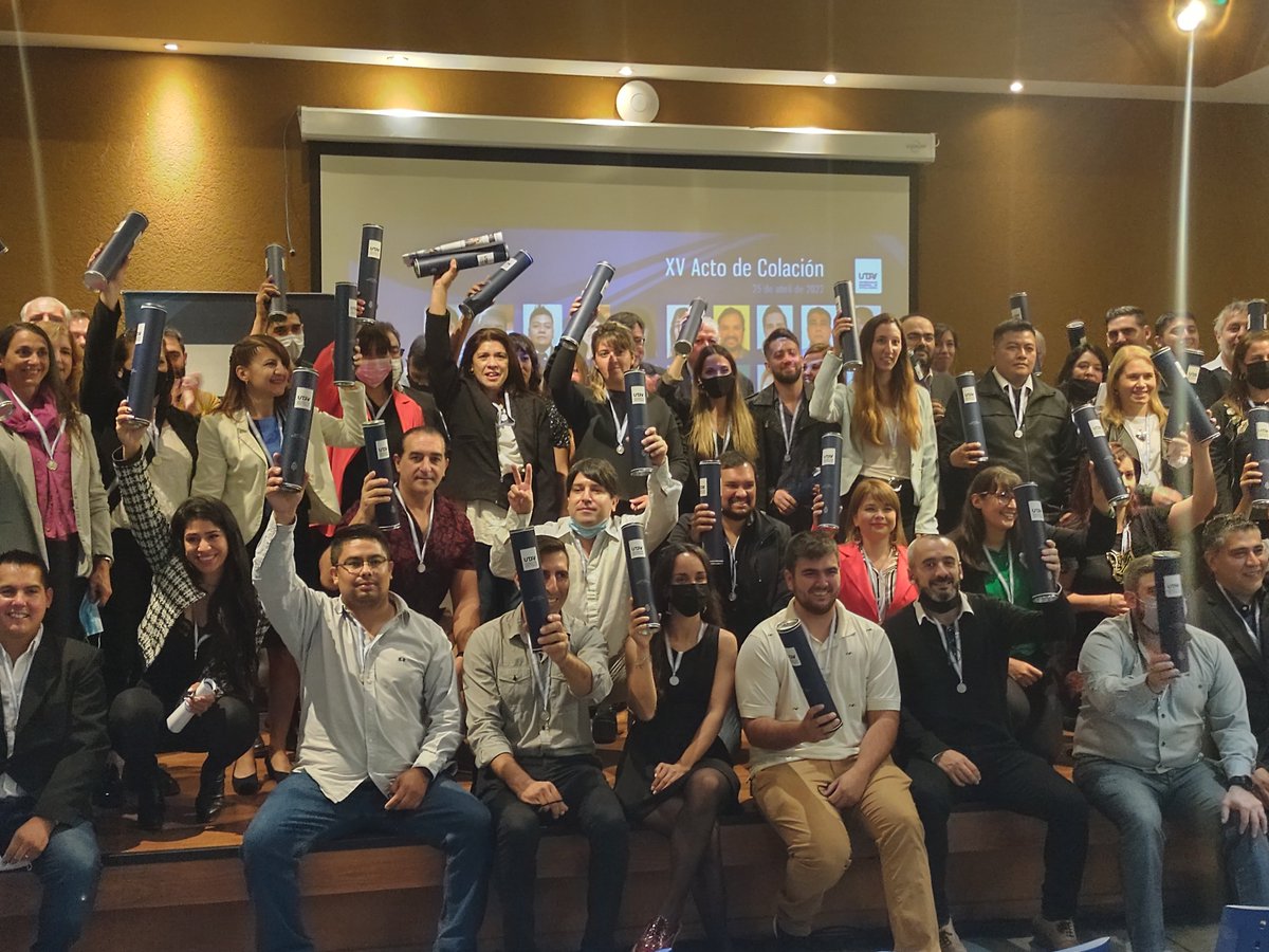UNDAVOFICIAL's tweet photo. 🔷 ¡Felicitaciones graduados y graduadas de la Universidad Nacional de Avellaneda!
#OrgulloUNDAV
#UniversidadPública
#Colación https://t.co/2Dmf7pes0e