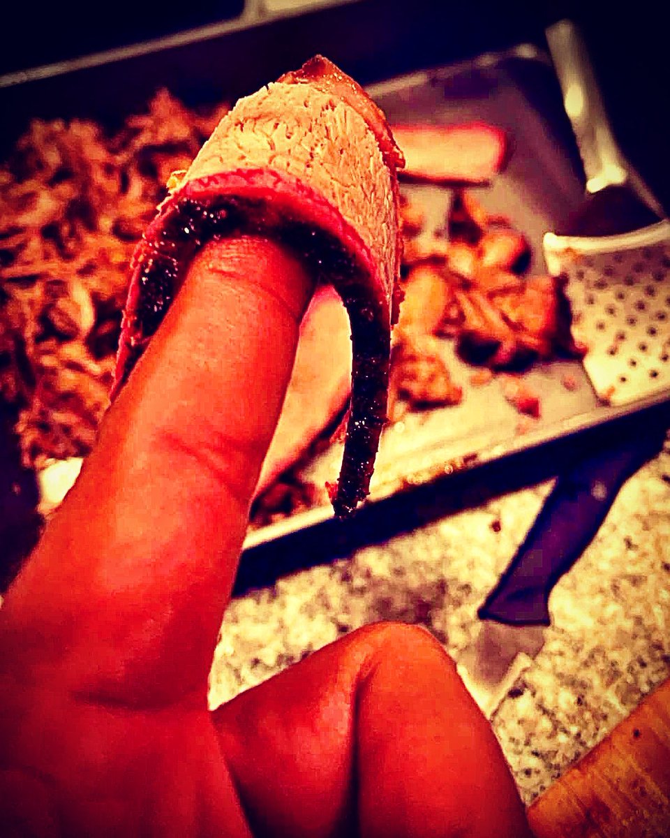 HrjerkyHoss's tweet photo. Now what would my first tweet be *snaps* BBQ https://t.co/YweSRKaft0
