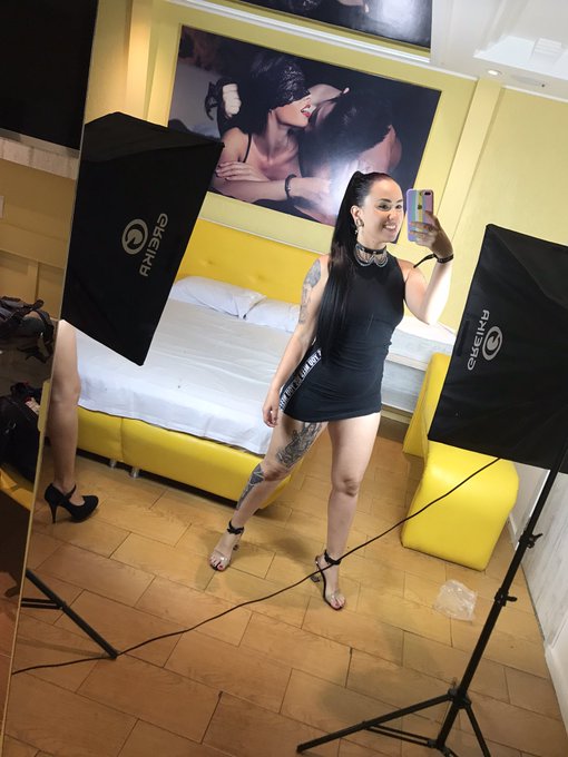 Dia 1/05 domingo estarei dispon&iacute;vel na cidade de CAMPINAS-SP 😈  Chama na dm e agende j&aacute; seu hor&aacute;rio 🌝<a href="/tag/smoking"class="tags"><span>#smoking</span></a>