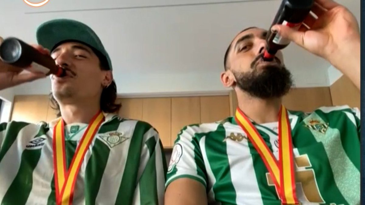 LaResistencia's tweet photo. Campeones de COPAS https://t.co/iRKKAOEuDI