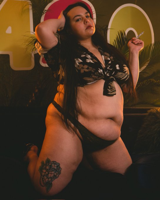 When are you gonna invite me over and smoke me up?  Photo by @rf_taylor_photo https://t.co/uwcJoXfA7
