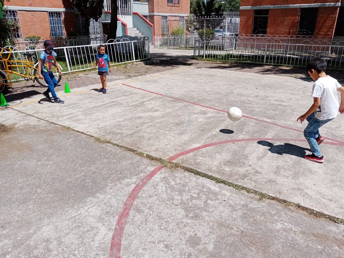 HABITUSAC's tweet photo. Como cada domingo, continuamos en actividades de la Unidad San Pablo Xalpa. Con algunos juegos y terminando la última fase de papertoys. https://t.co/iOMXWN1ku8