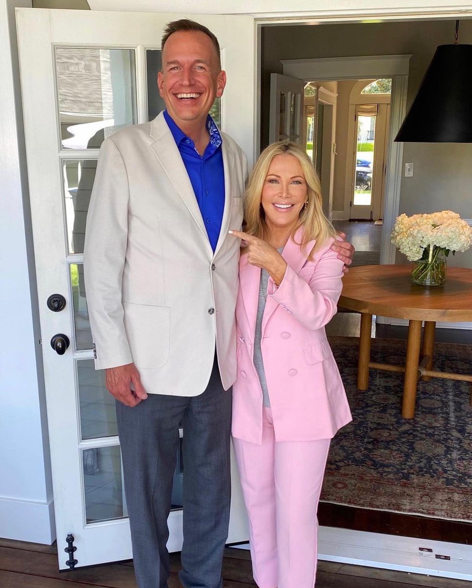 rob4controller's tweet image. Thank you to everyone that attended my fundraiser this past weekend!

A special thank you to my good friend, @kymdouglas,for her unwavering support throughout the past 25 years and during this consequential race! We will do this!

Learn more and donate at robforcontroller.com