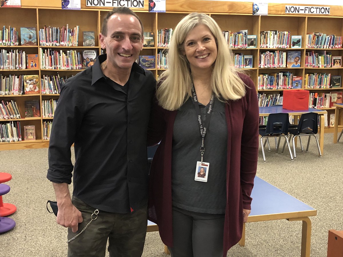 Getting to have lunch while chatting with author <a href="/PhilBildner/">🏳️‍🌈Phil Bildner🏳️‍🌈</a> is an experience these kids will never forget. The perfect way to end an all around awesome day! Thanks for everything, Phil!