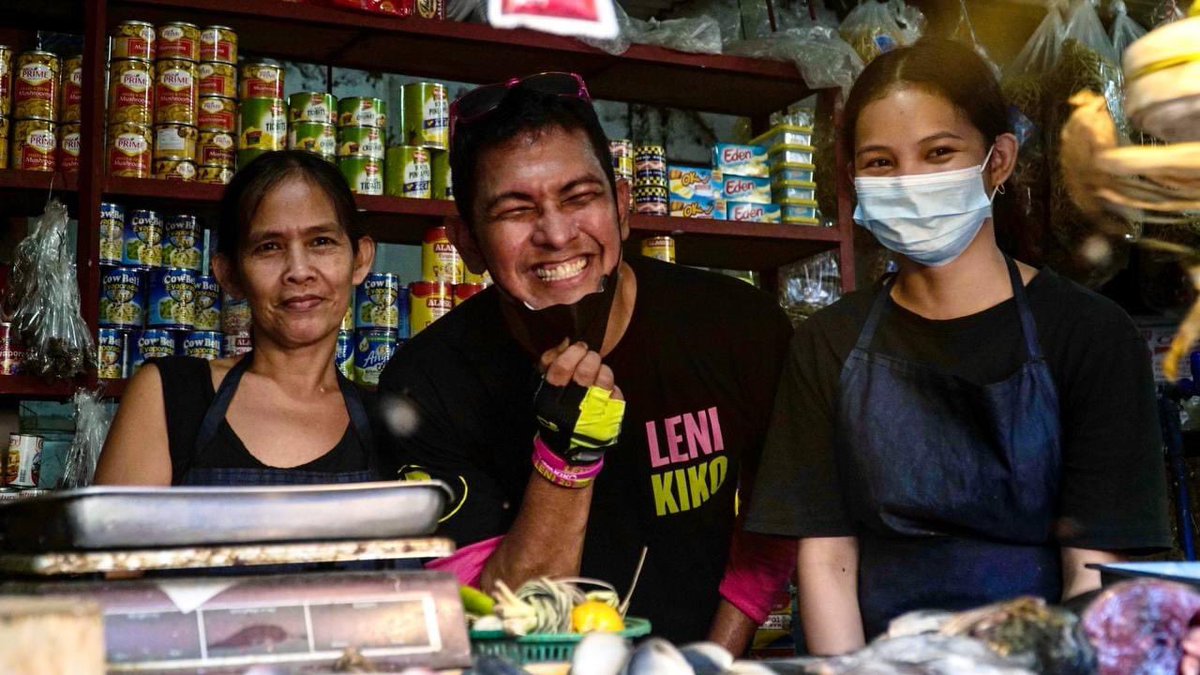 kikopangilinan's tweet photo. I'm really blessed to have a very supportive family during this campaign. Thank you so much, @GaryValenciano1 and @apangilinan for doing house-to-house in Antipolo. 🙏 https://t.co/zUlamIgxxk