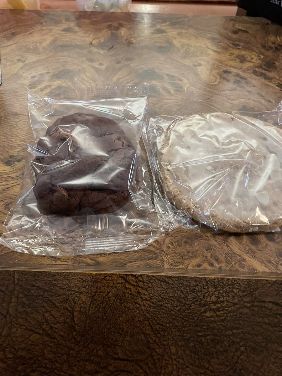 mcall32's tweet photo. @CrumblCookies be a little more consistent! #love your cookies https://t.co/MNCl1J3yl4