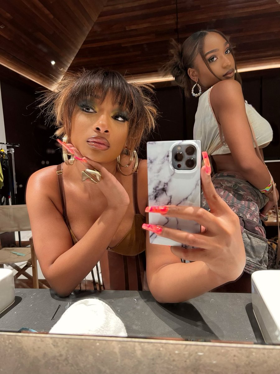 Normani's tweet photo. 🏜🌵🔥 https://t.co/IaE9lWvCpp