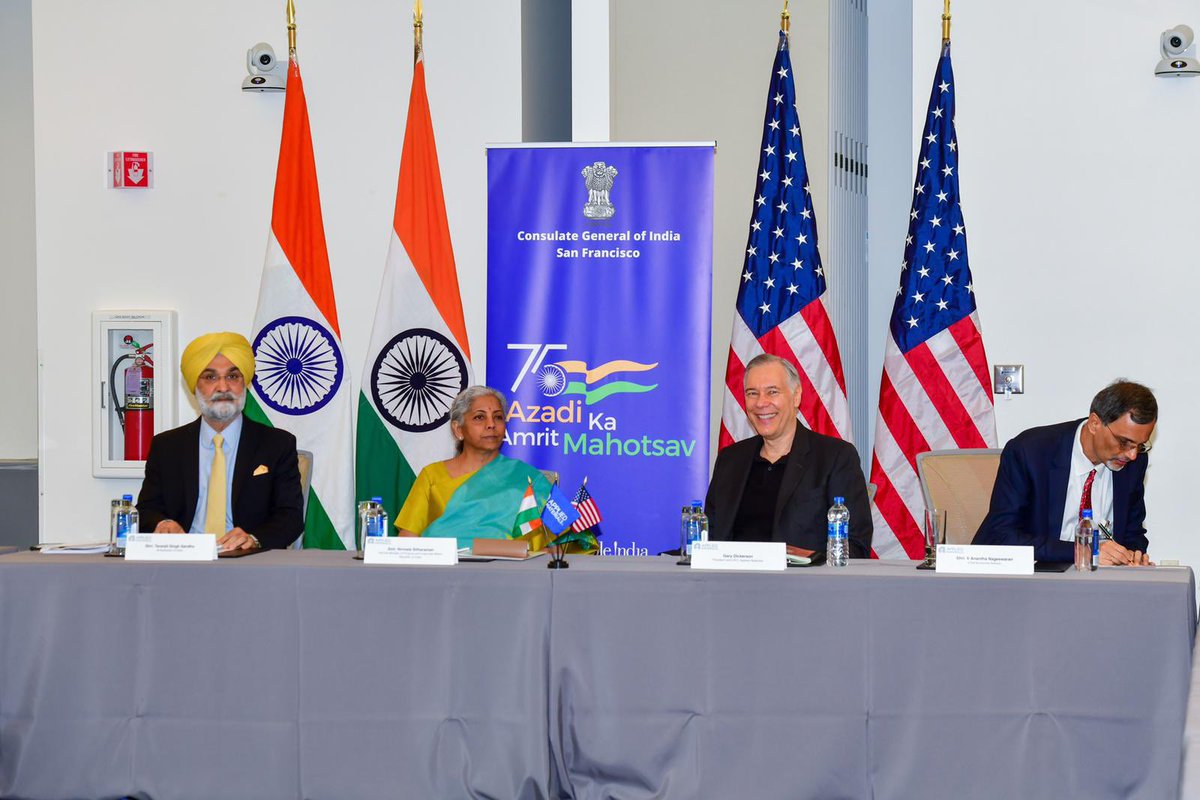 SandhuTaranjitS's tweet photo. Million chips, Billion dreams!

Fruitful discussions on deepening 🇮🇳🇺🇸synergies at FM @nsitharaman’s roundtable with semiconductor industry experts, covering the entire semicon ecosystem https://t.co/rVdRH8dis6