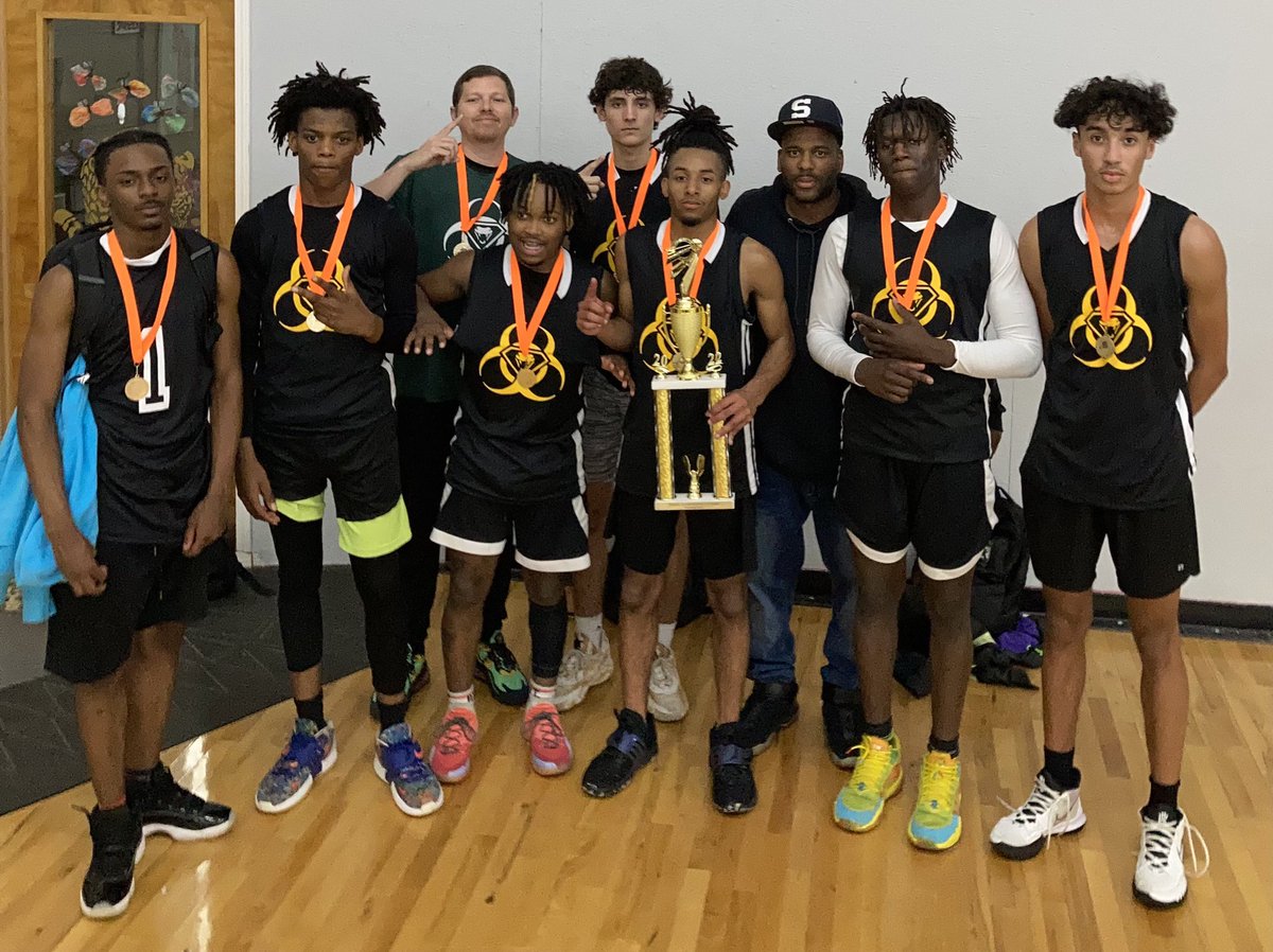 TheOkcCobras's tweet photo. Our 2022 group put some work in this weekend!! Champions in the Rising Stars Classic!! So far,3 tournaments,2 Championships and a 2nd place.Keep Working!! @Lan1on @Gee70300249 @thatboisteele @michaelvanlear @OryGaul4 https://t.co/4a6HUg3OiP
