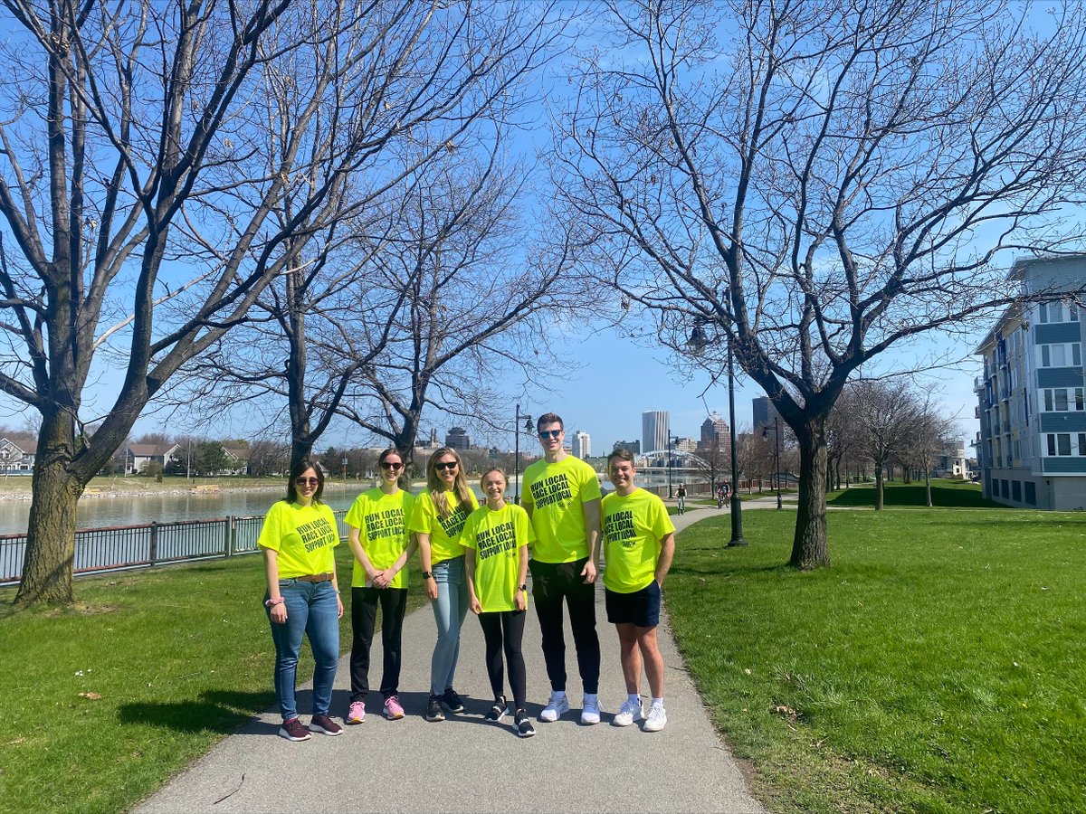 first_american's tweet photo. This weekend, First American colleagues volunteered at the Rochester & 5K. Thanks for cheering on our running community, team! #runtheROC #FAimpact https://t.co/i45m8NGbpK