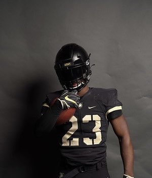 DylanHa24's tweet photo. I had a great time in my trip to West Point to visit @ArmyWP_Football . Thanks to @CoachJeffMonken for all the hospitality and thanks to @CoachJohnLoose for the visit today! #BeatNavy @coachba81 @coach_perrino https://t.co/pmjQ7SWEa3