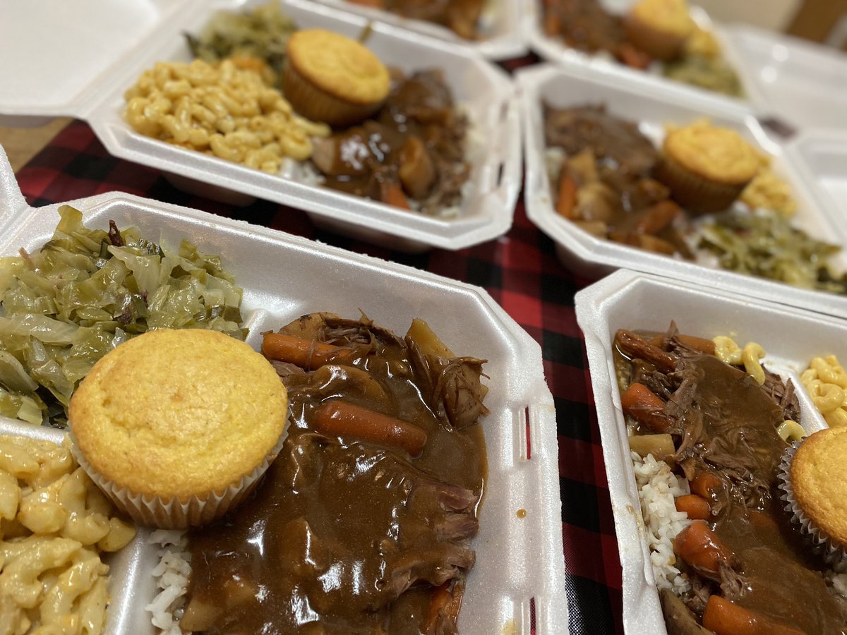 Jaemae___'s tweet photo. Selling plates from the house until I make enough to buy my own spot! When I tell you the support is real!!! ❤️❤️ #Jmae’ZKitchen https://t.co/5kOFuNo8HV