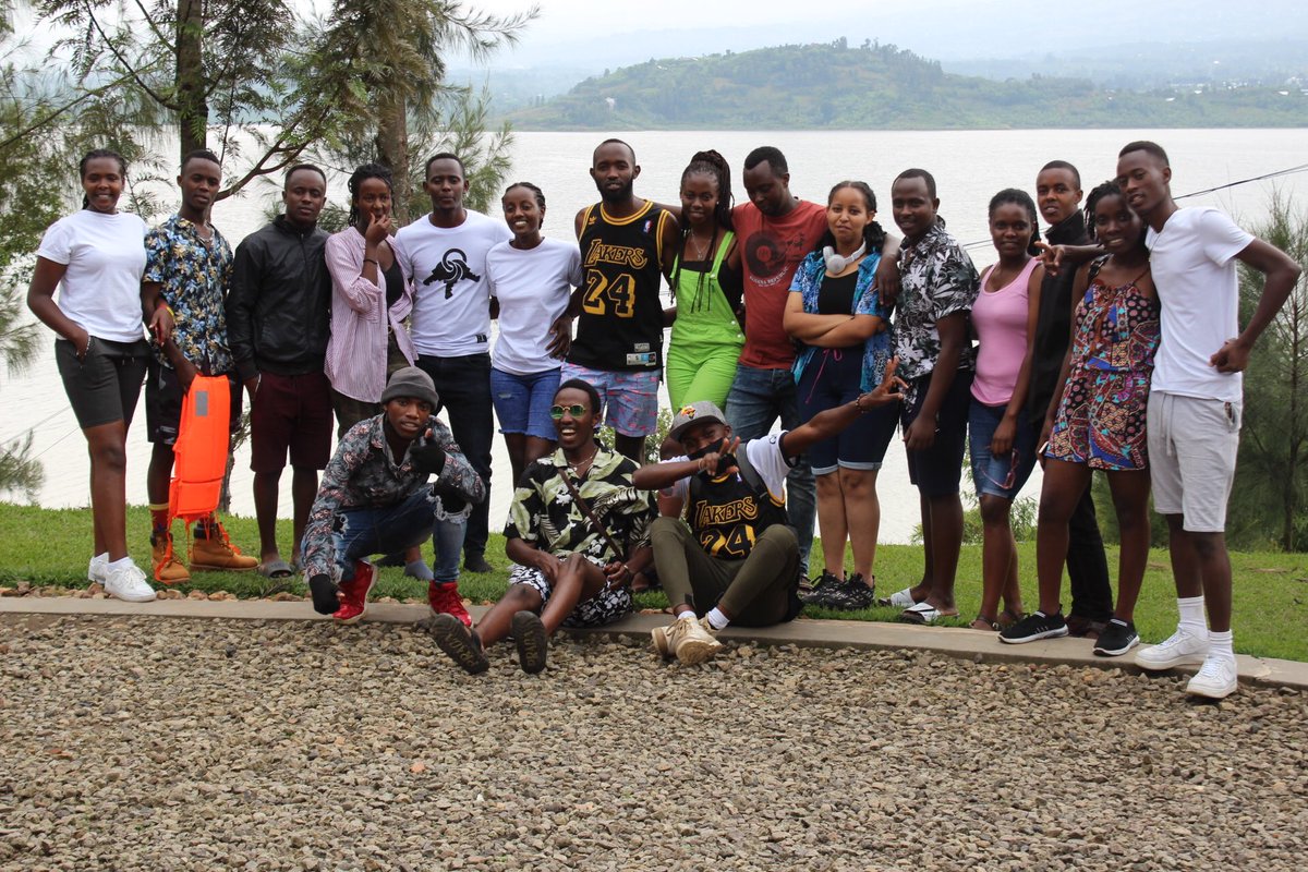 Eco_Terra_Vista's tweet photo. Seasonal trip to a recreational and magical #ruhondolake at this Bests 🌴#VisitIslands #Boating🚣🇷🇼#Birdwatching.🐬🦅#CHOGM2022 #FishingExperience🎣 #youthInTourism #LiveMusics🎹🎧#Culturaldances #ShortHiking #Scenic #naturewalks #AgriTourism #SwimmingChallenge 🏊‍♀️ https://t.co/ey1S2nSbkM