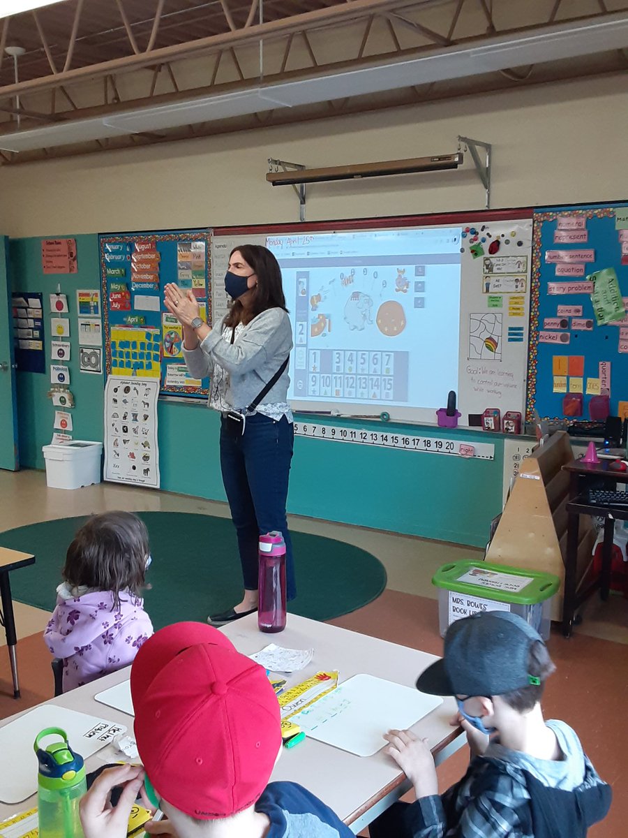 mrsbowesteaches's tweet photo. Today we played a game with @bradleykx We practiced clapping syllables, hearing and naming sounds and spelling words one syllable at a time. Using strategies like this we can even spell words like fantastic and empire. #soundwall #syllables #wecanspell https://t.co/SMPeY8CMby