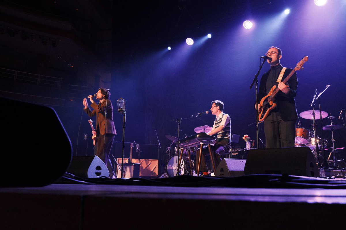 barbaratheband2's tweet image. Surreal to support @divinecomedyhq tonight at @THSHBirmingham! Amazing to chat to so many brand new and shiny Barbarettes after the show! 🥰 Beautiful scenes! Get the EP 👉 barbaratheband.bigcartel.com/product/mildly…