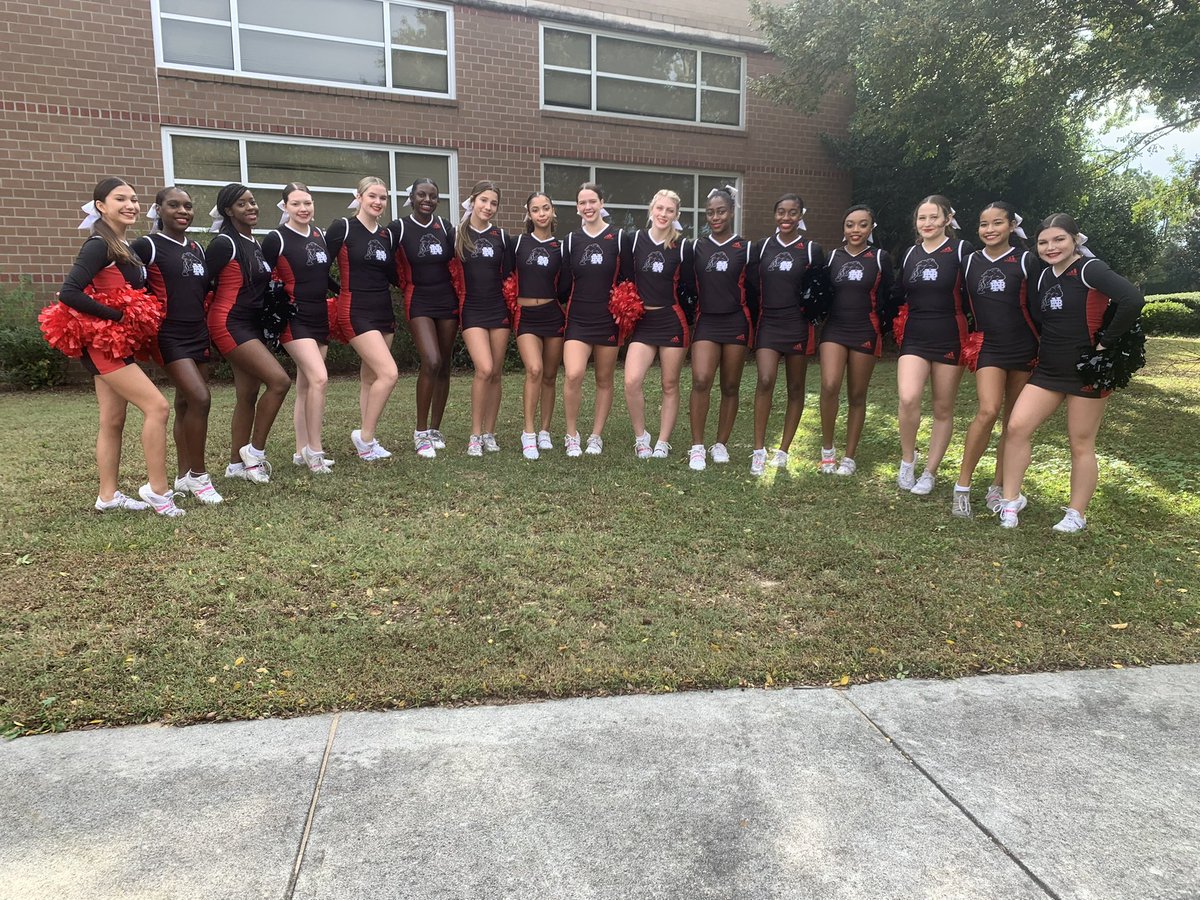 JBest614's tweet photo. $2802.50 raised in four days to send these sweet bears to Carolina Cheer Camp! Donations from 42 states, 56 cities plus 110 Essential Workers are getting popcorn donated. So thankful ❤️🐻 https://t.co/9b8cGGK0Xx
