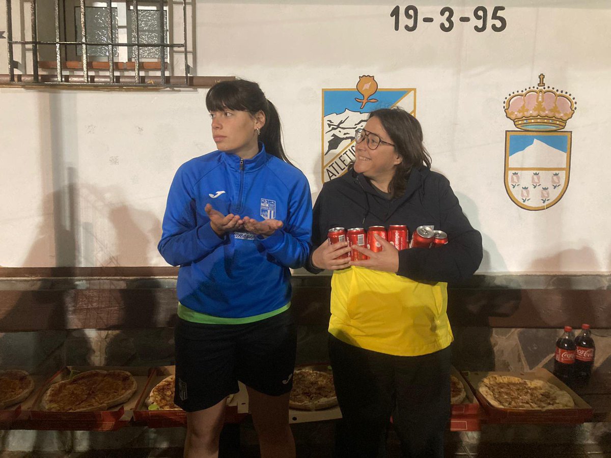 ¡EQUIPO! 
En las buenas y en las “no tan buenas”.

💙💪🏽
#monachil2013cf #siempremiequipo #seguimoscreciendo