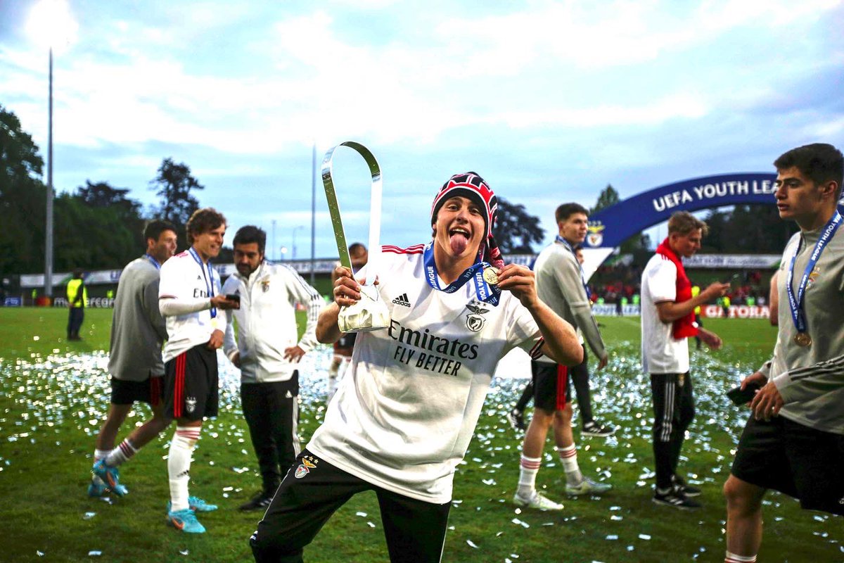 CAMPEÕES DA EUROPA!!!❤️❤️
<a href="/SLBenfica/">SL Benfica</a> 🦅