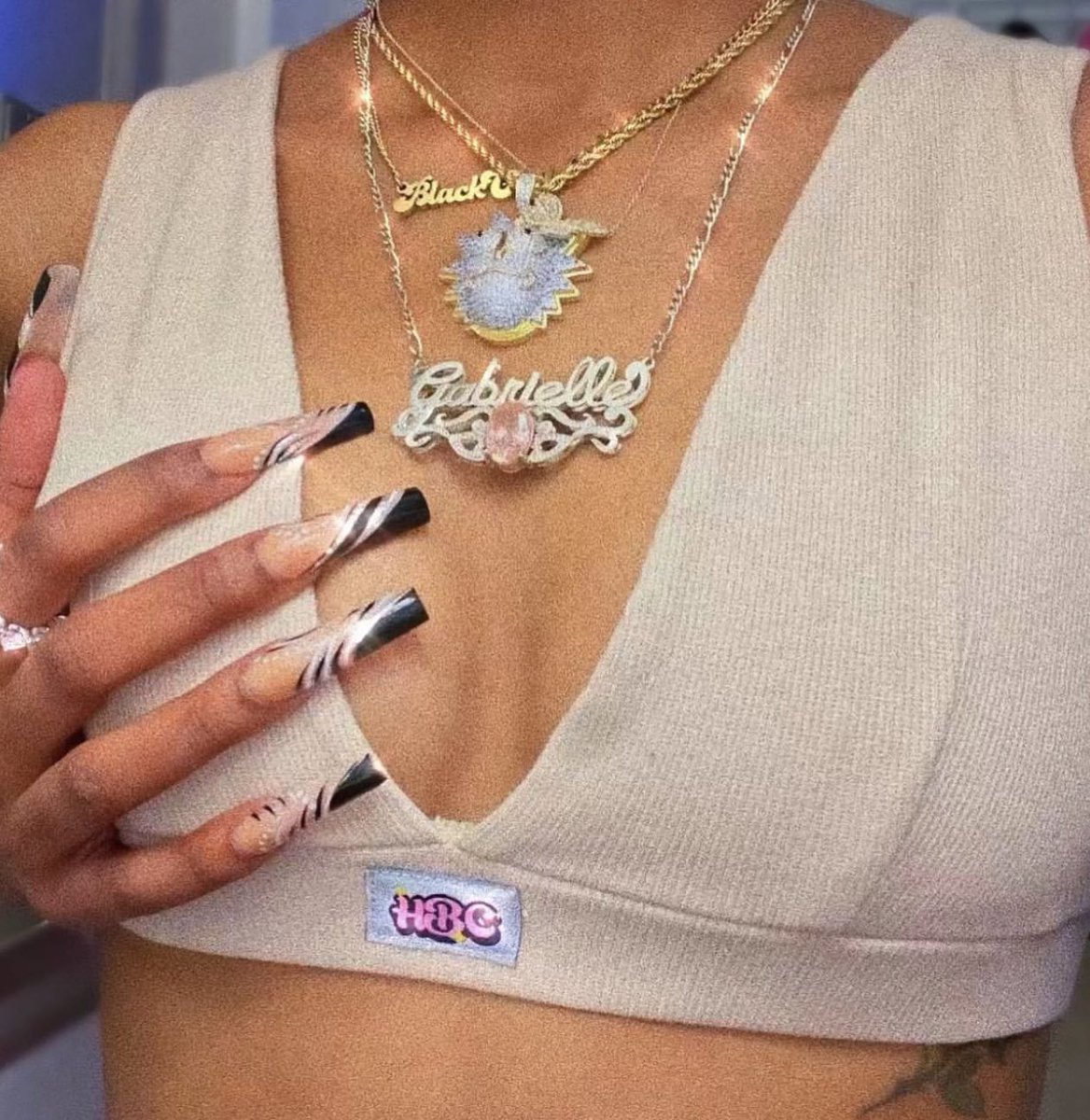 helloblackchild's tweet photo. just dropped these lounge sets 💓 i would go on a rant about the quality, but the photos speak for themselves ✨ https://t.co/lKUzfofbXy