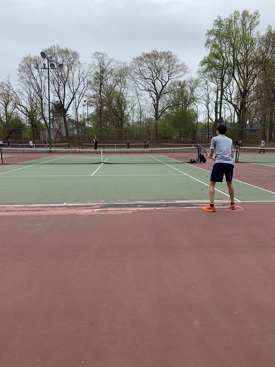 The boys debut some new 👟 in a 5-0 sweep of Middletown North. Straight sets across the board for Allen, Denzler, Gerin, Walker/McCann and Kapur-Sarma/Perlee and a photo with a former teammate now on the other side of the net post-match! <a href="/CathiCardano/">Cathi Cardano</a> <a href="/AukjeWinant/">Aukje Winant</a> <a href="/JRCarroll4/">Rich Carroll</a>