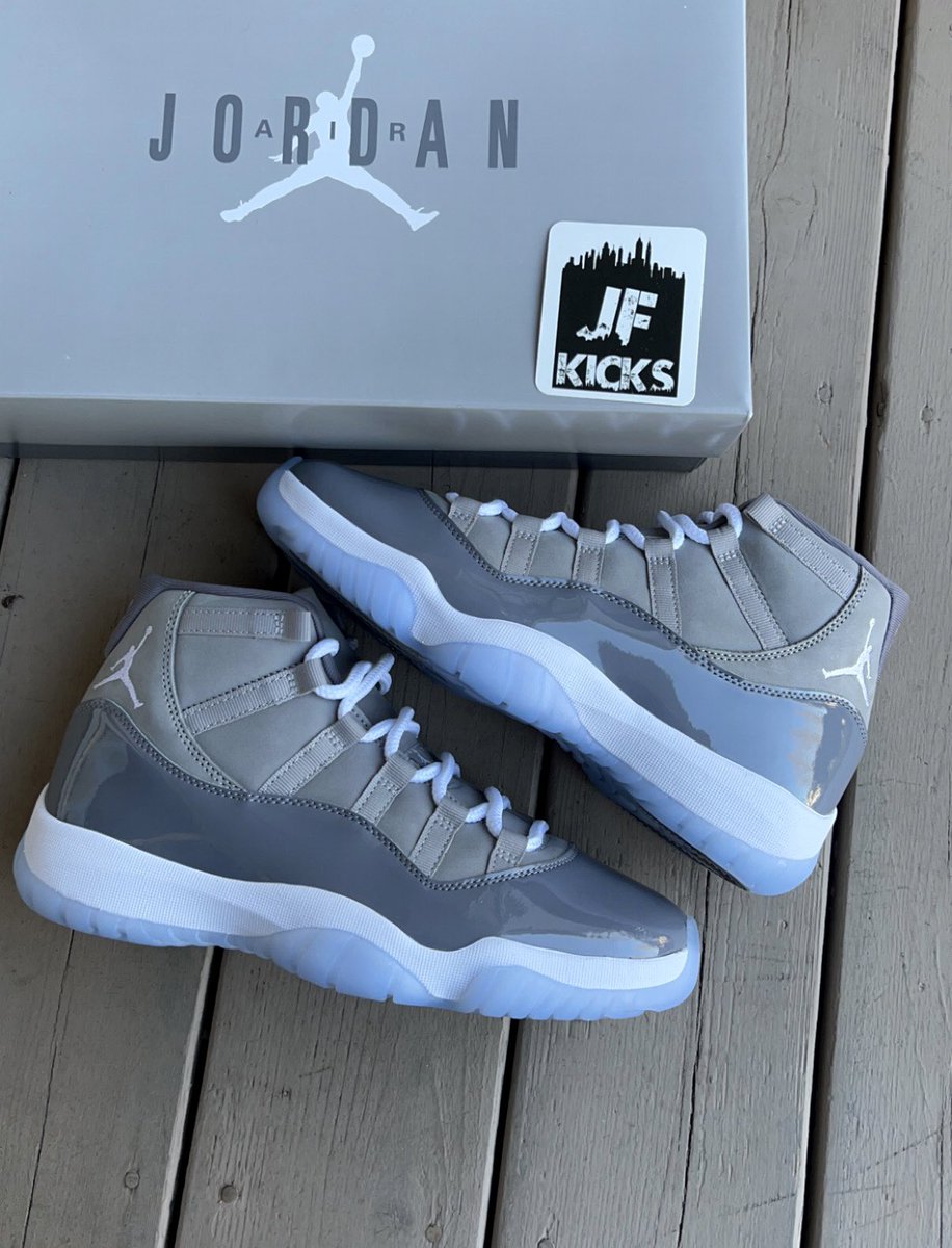 200K GIVEAWAY 🎉

Starting our celebration off with a FREE pair of Jordan 11 Cool Greys in any size! ☑️

To Enter: 
1️⃣ Like &amp; Retweet 
2️⃣ Comment size
3️⃣ Tag friends (each one is an entry)

Winner picked Wed @ 9pm ET. 🍀