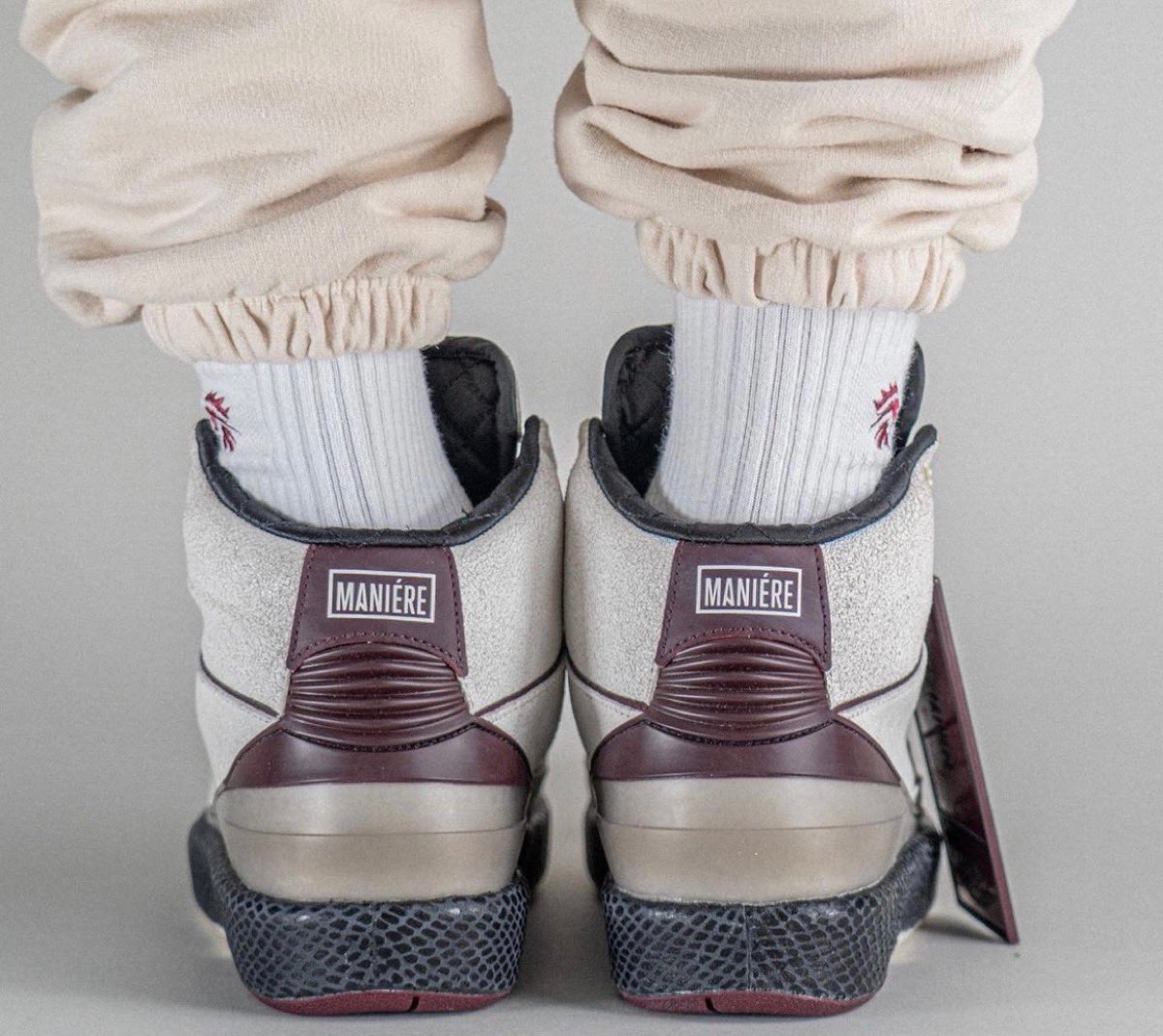 美品 A MA MANIERE× ナイキ エアジョーダン2 