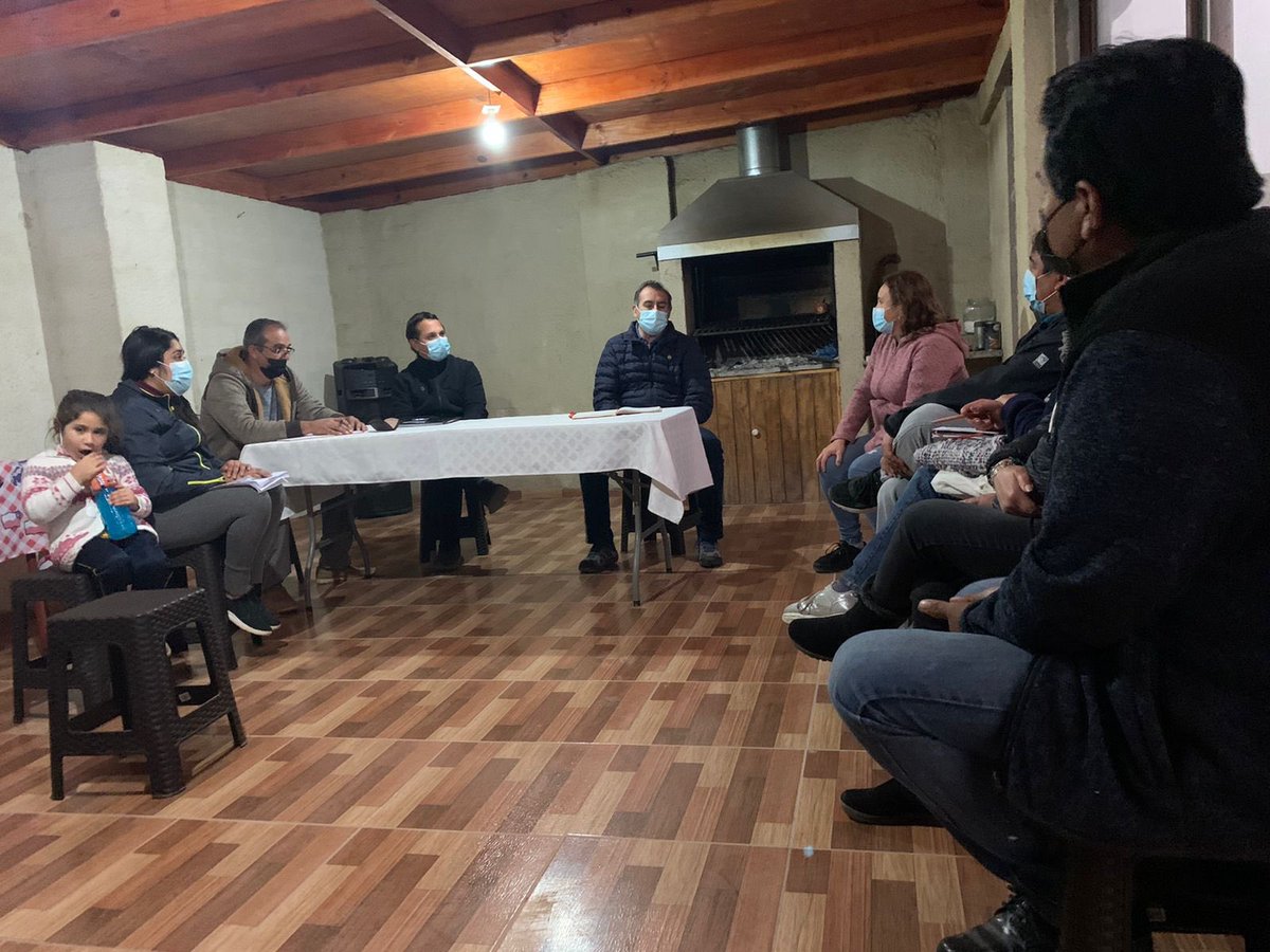sergiogahona's tweet photo. Hoy acudimos al requerimiento de vecinos de Pan de Azúcar #Coquimbo para dialogar sobre regularización de loteos. El terreno siempre será nuestro sello 💪🏻 https://t.co/RpBCTcQswP