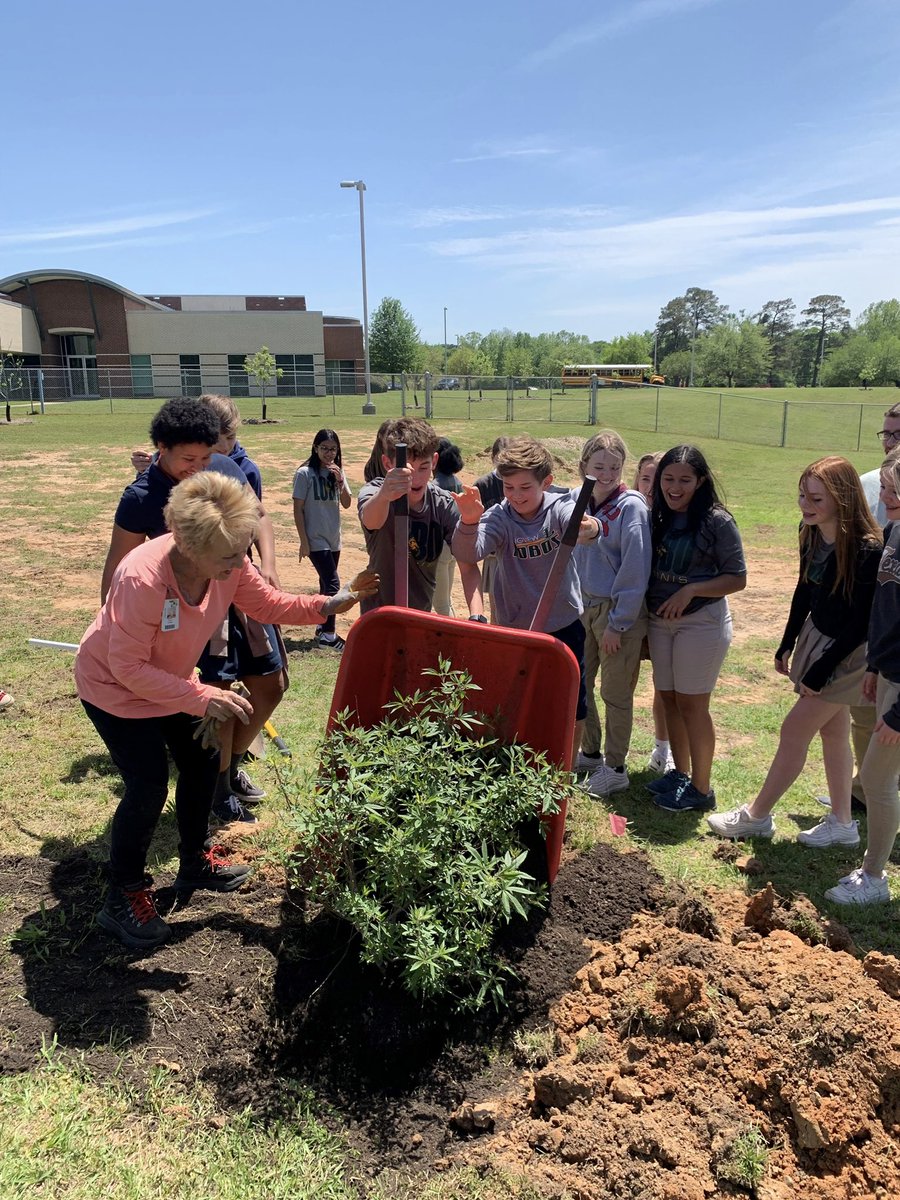 It was great getting to celebrate my first Earth Day at <a href="/SESustainable/">Schneider Electric Sustainability Business</a> last week with <a href="/LongviewISD/">Longview ISD</a>! These Foster middle schoolers will be able to watch the trees they planted grow over the next 5 years in their high school garden.